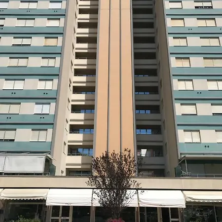 Grattacielo Royal Palace *